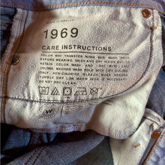 ⭐️Gap 1969 Real Straight Jeans⭐️ - Picture 7 of 11